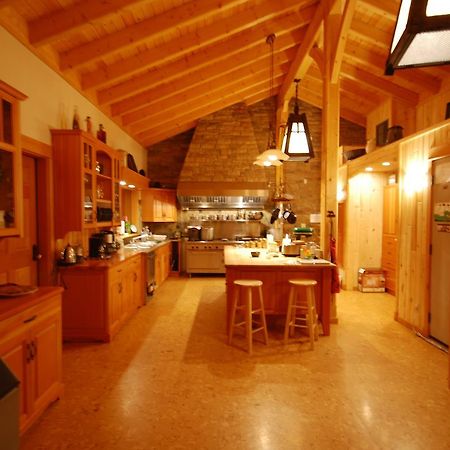 Bear Claw Lodge Kispiox Eksteriør bilde